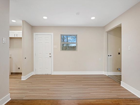 5th image of 2041 Montier Dr