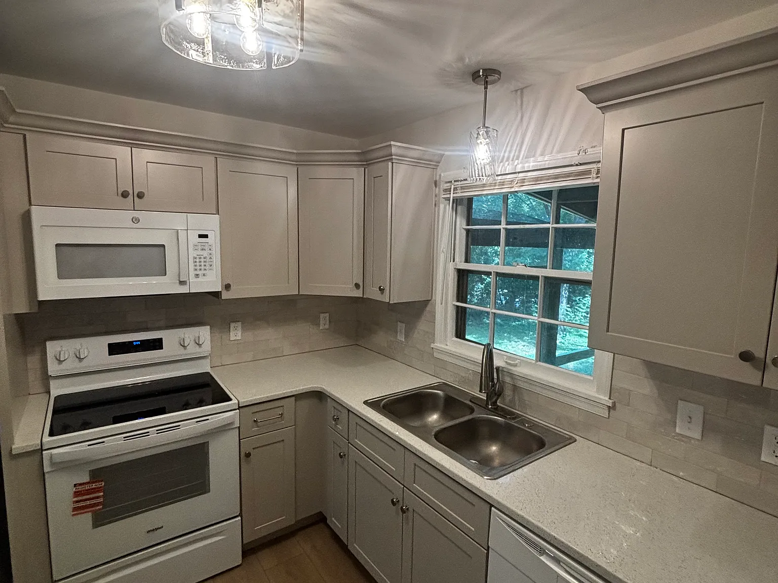 2 bed, 800 sqft, $1,895 — Photo 4