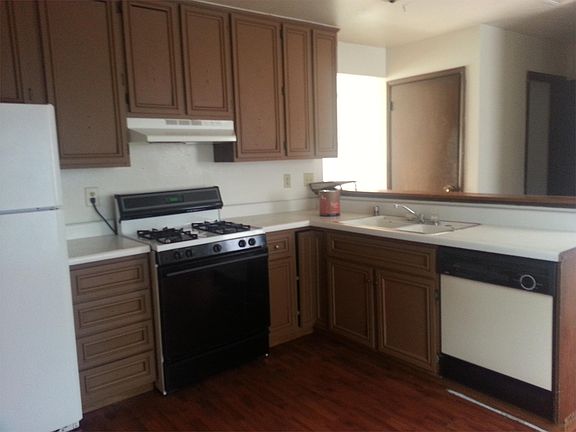 3rd image of 4414 Grinnell Dr APT 4