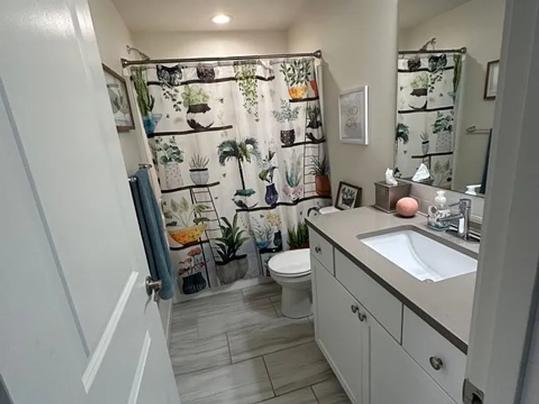 692 W Willitts St — Photo 26