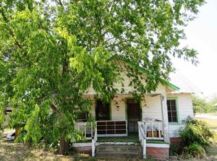 106 W Green St, Llano, TX 78643