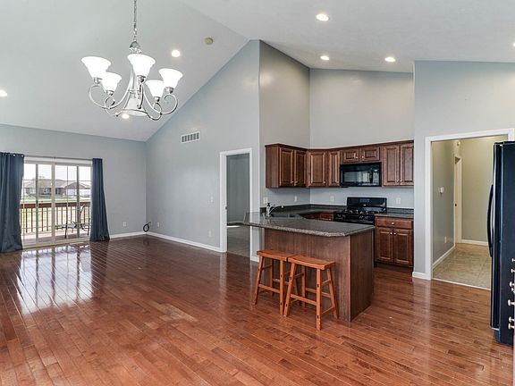 3rd image of 416A Jenny Ln