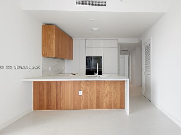3rd image of 1400 Biscayne Blvd #2902