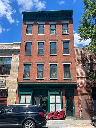 342 Montgomery St #2 Photo 1