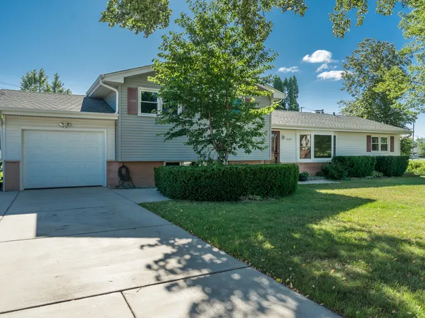 1105 S Evergreen Ave, Arlington Heights, IL 60005