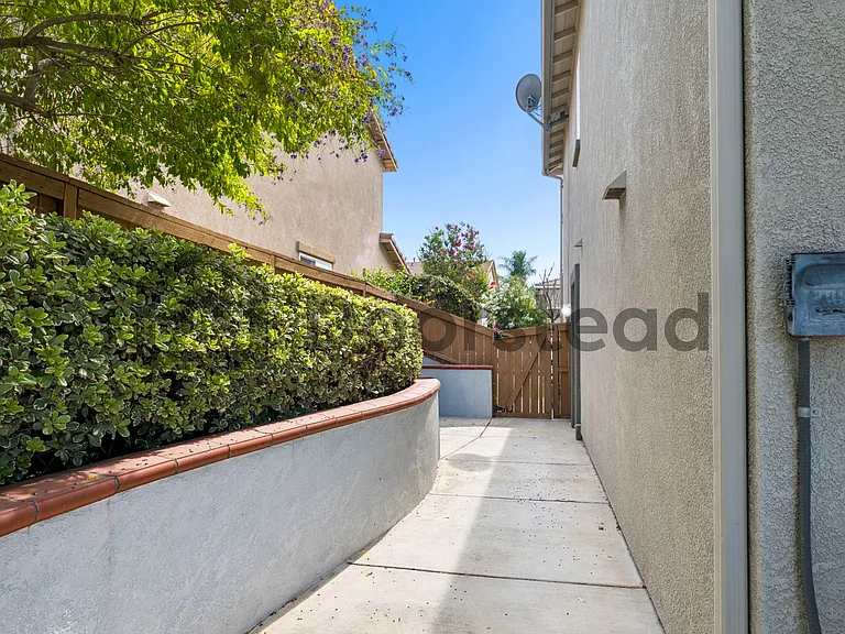 42075 Dunes Ct — Photo 46