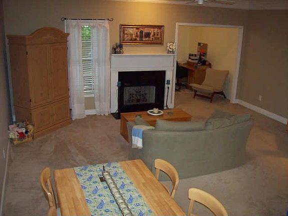 Large Living/Dining Room