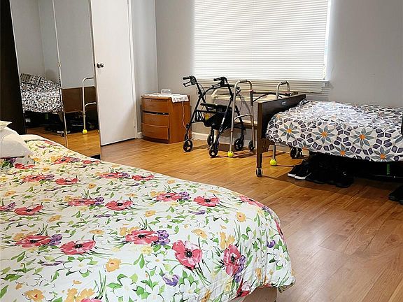 4th image of 10 Canterbury Road #1B