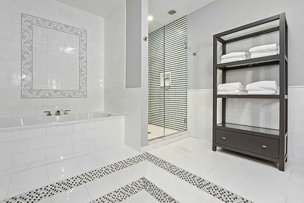 Sold by Sloane Square | media 17