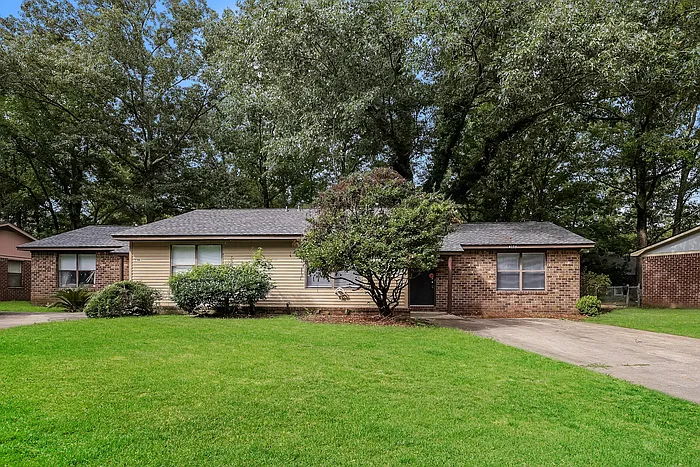 159 Hummingbird Ave #B