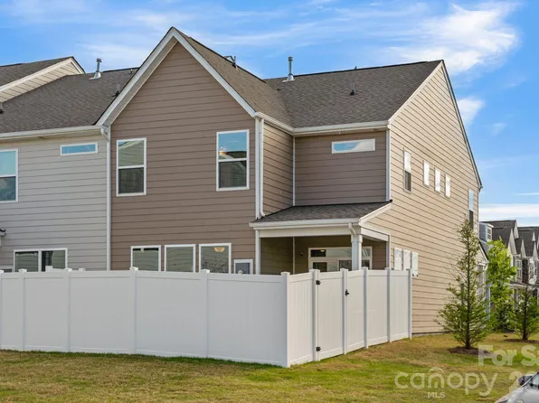 6211 Nandina Dr, Harrisburg, NC 28075