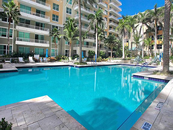 3rd image of 625 Casa Loma Blvd Unit 907