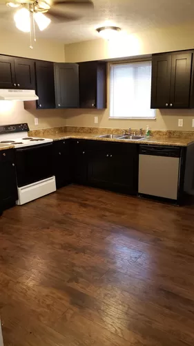 Kitchen - Woodcrest Apartments
