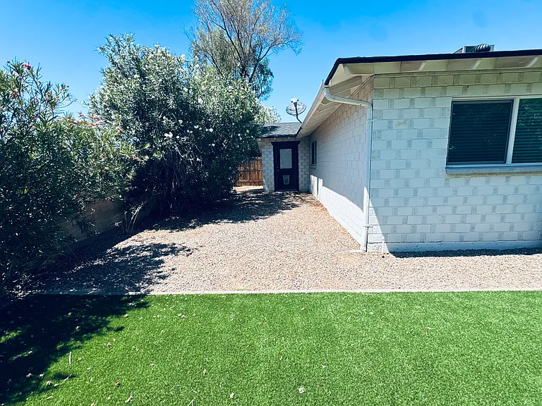8203 E Camelback Rd — Photo 11