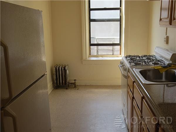 2nd image of 115 Lenox Rd APT F8
