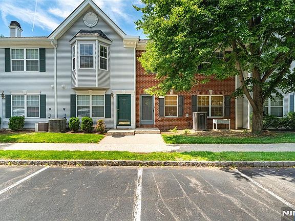 2nd image of 2249 Margaret Ct