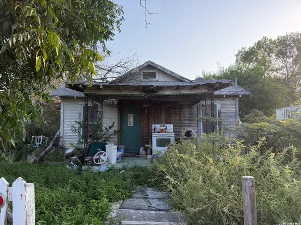 514 E Spring Street, Brackettville, TX 78832