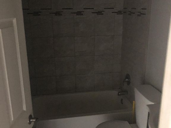 4th image of 4534 Sansom St #3