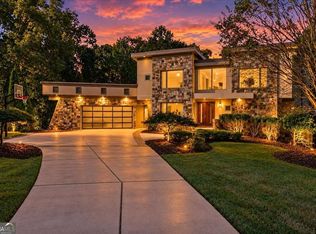 561 Bayberry Crossing Dr, Gainesville, GA 30501