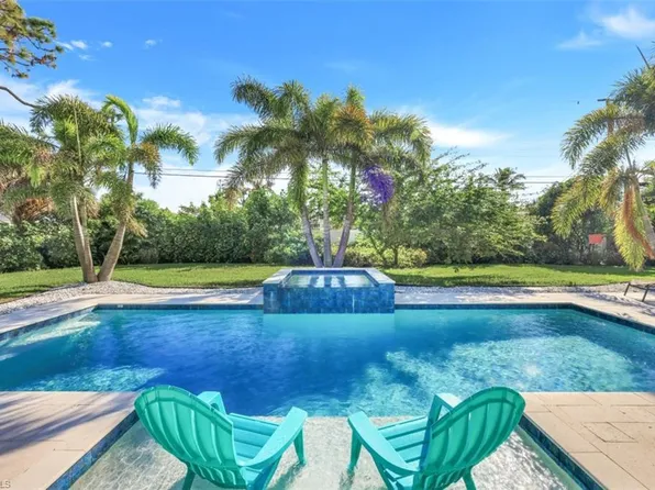 580 105th AVE N, NAPLES, FL 34108