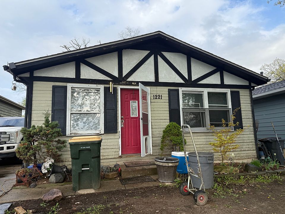 1st image of 1221 Sunset Dr