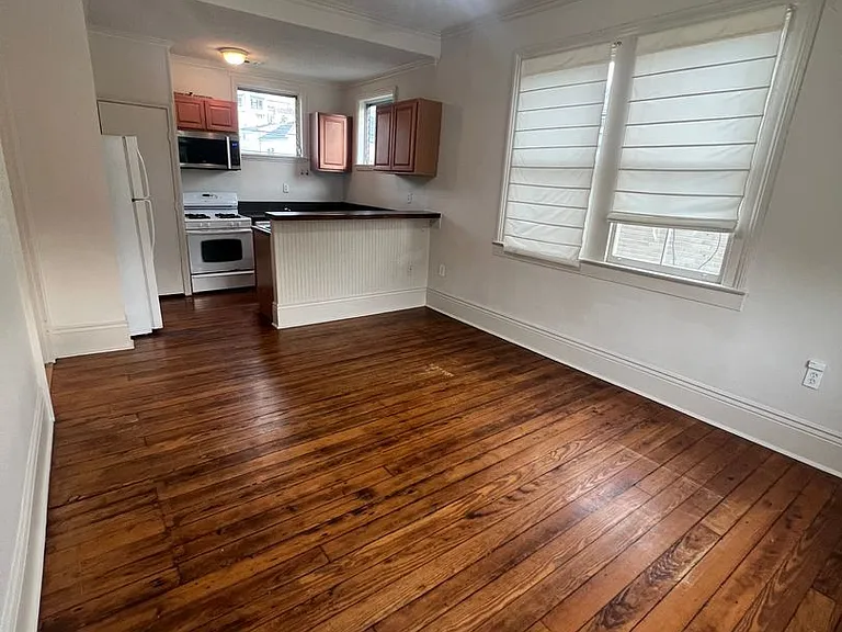 538-40 Lowerline St #540 — Photo 2