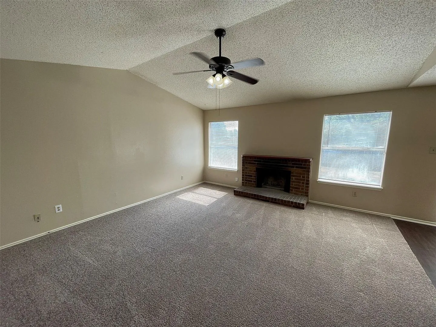 Seagoville home for a great price!! — Photo 2