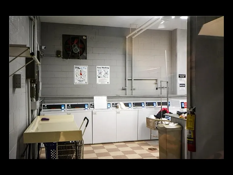 Onsite Laundry Mat
