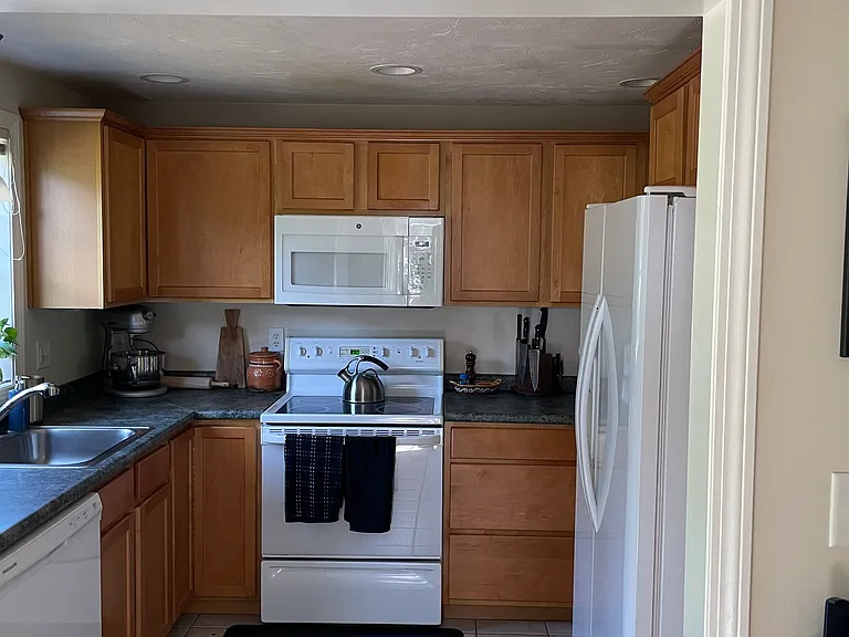 144 Boston Rd — Photo 9
