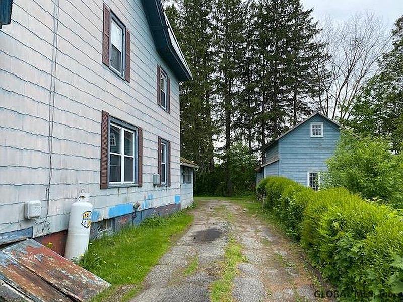 3rd image of 629 SOUTH Street