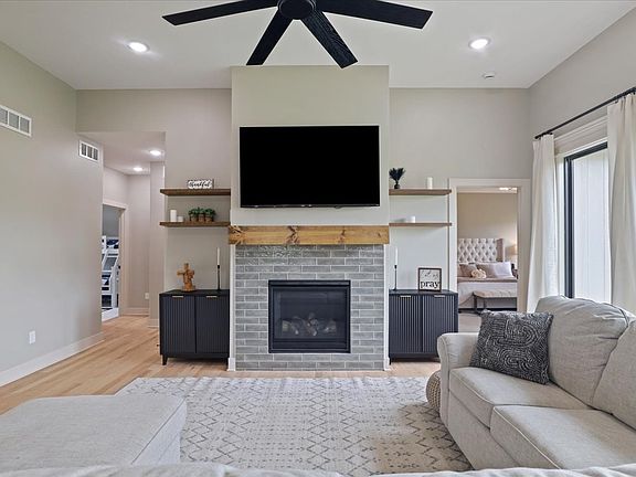 3rd image of 2210 Piedmont Pl