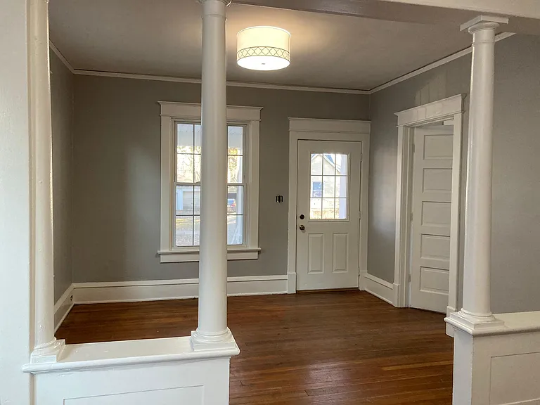 409 W Vine St — Photo 4