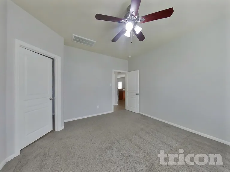 2122 Hackberry Bank Ln — Photo 6