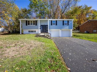 476 Fielding Dr, Pittsburgh, PA 15235