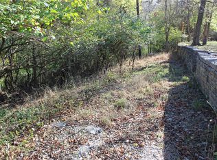 4 Paxos St, Eureka Springs, AR 72632