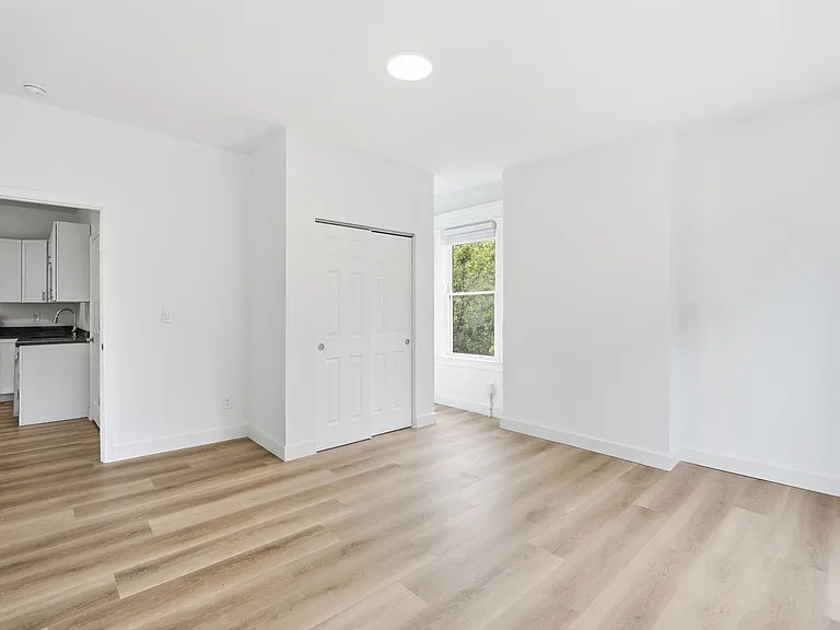 568 Hale Ave — Photo 43