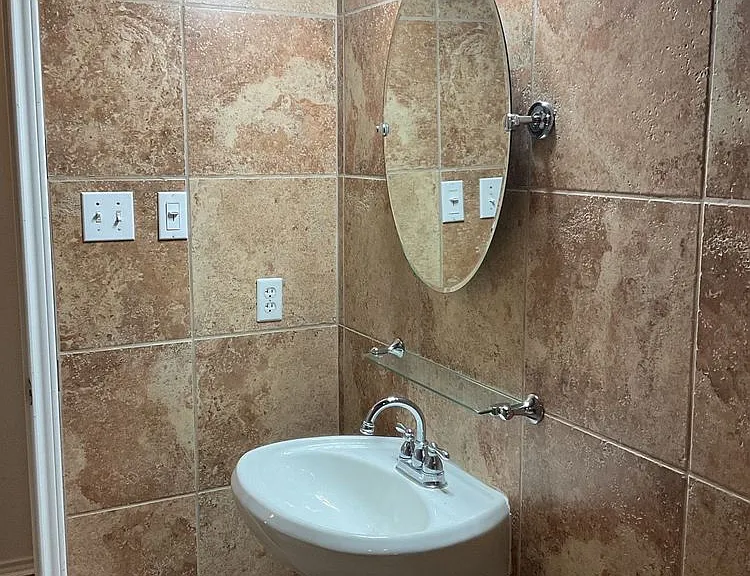 4705 Colby Dr — Photo 24