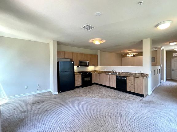 2nd image of 1465 C St Unit 3321