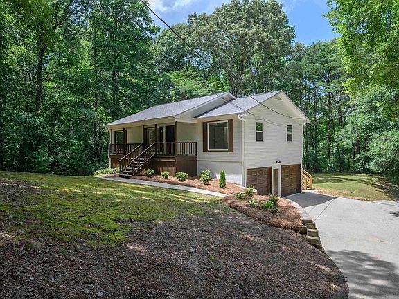 3rd image of 2630 Kerry Cir
