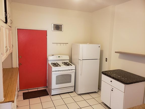 3rd image of 2437 Dupont Ave S APT 3