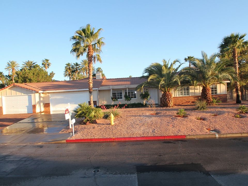 1st image of 221 W Cypress Dr