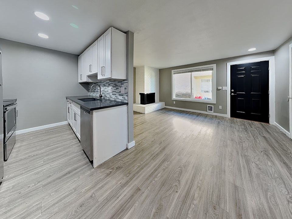 1st image of 1105 S Woodlawn St APT 1