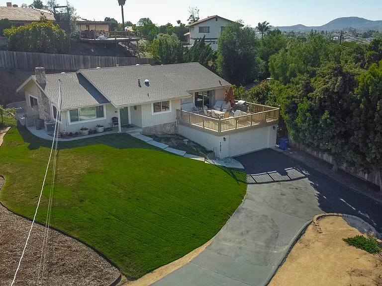1527 Calavo Dr — Photo 33