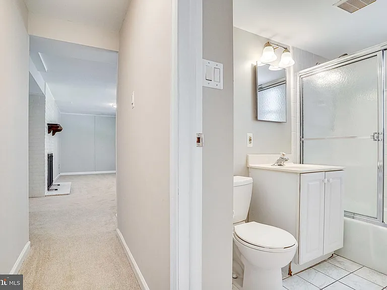 7430 Hastings St — Photo 54