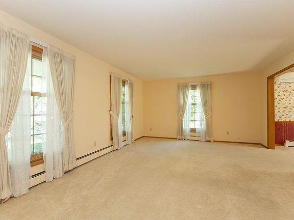 5th image of 1740 N Eugene St