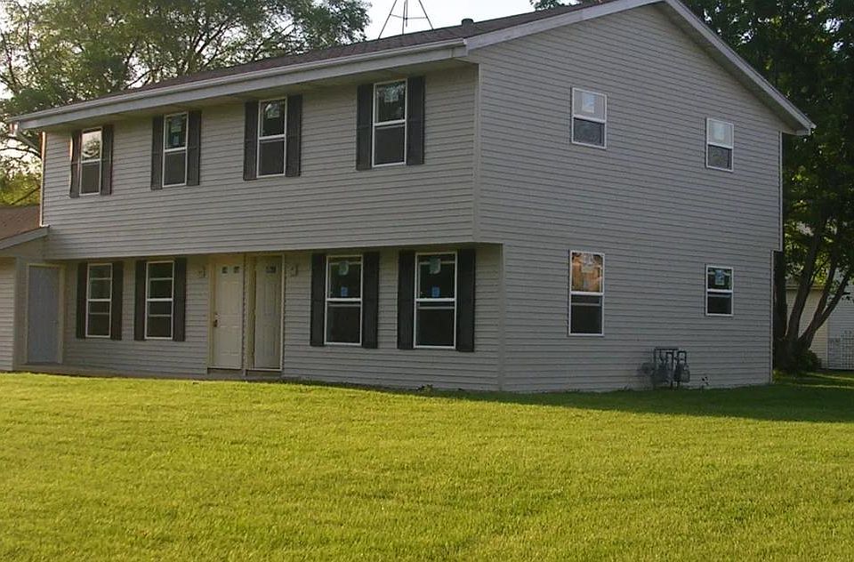 1st image of 521 Parkwood Ln