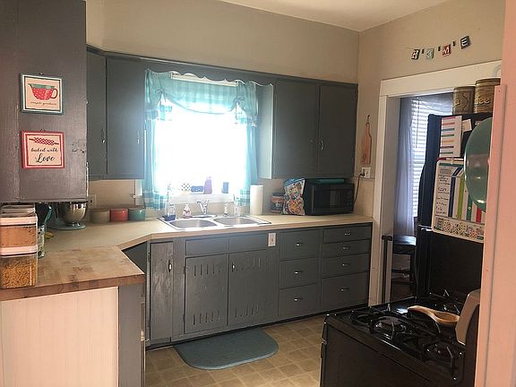 3rd image of 1103 W Chestnut St