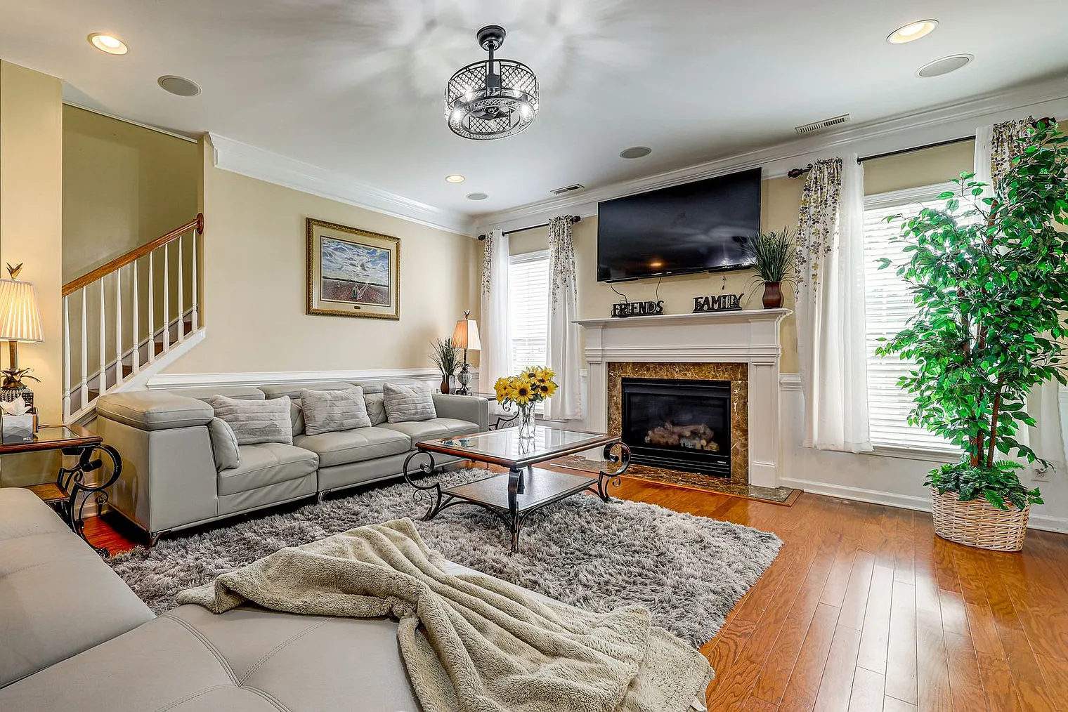 4 bed, 3.0 bath, 3595 sqft, $6,838 — Photo 2