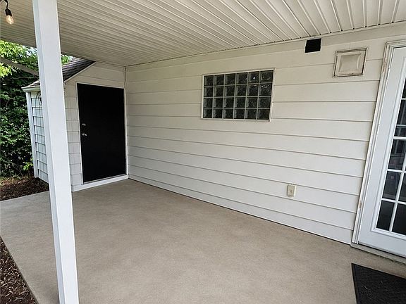 4th image of 4130 Woodmere Dr