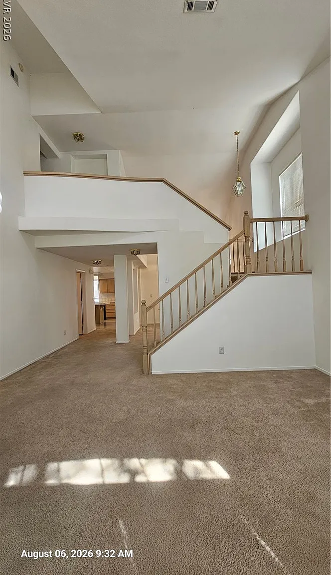 4 bed, 2.5 bath, 2522 sqft, $2,471 — Photo 2